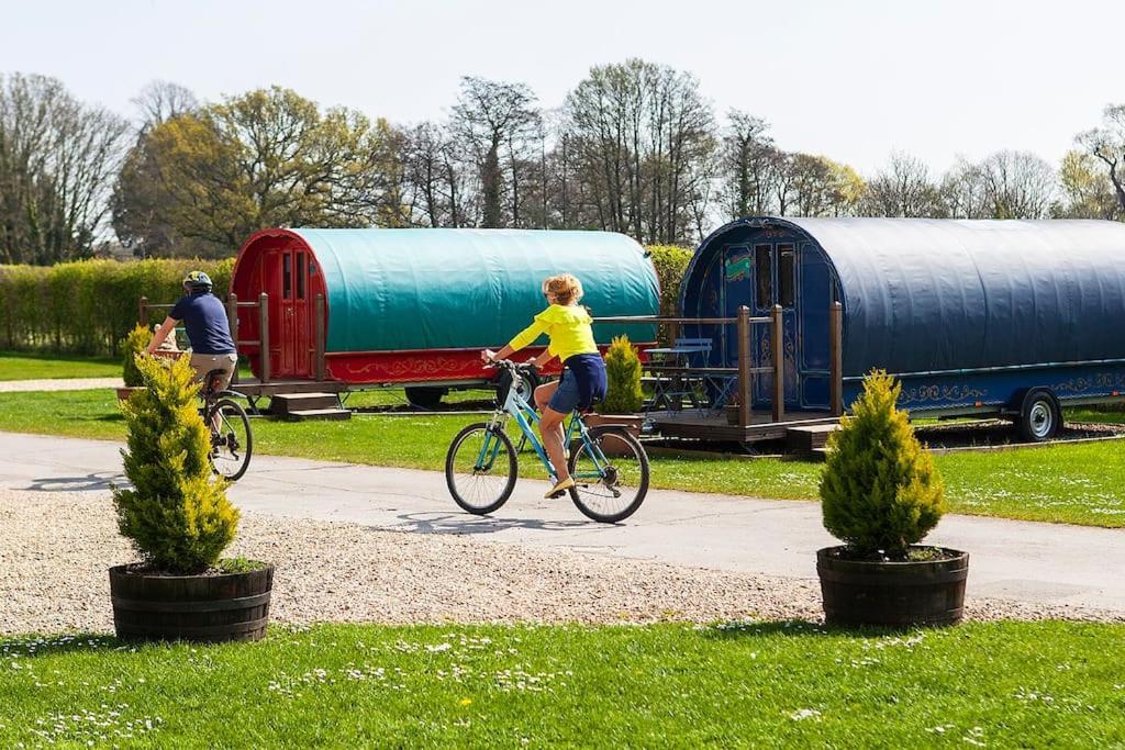 Glamping At South Lytchett Manor Ξενοδοχείο Poole Εξωτερικό φωτογραφία